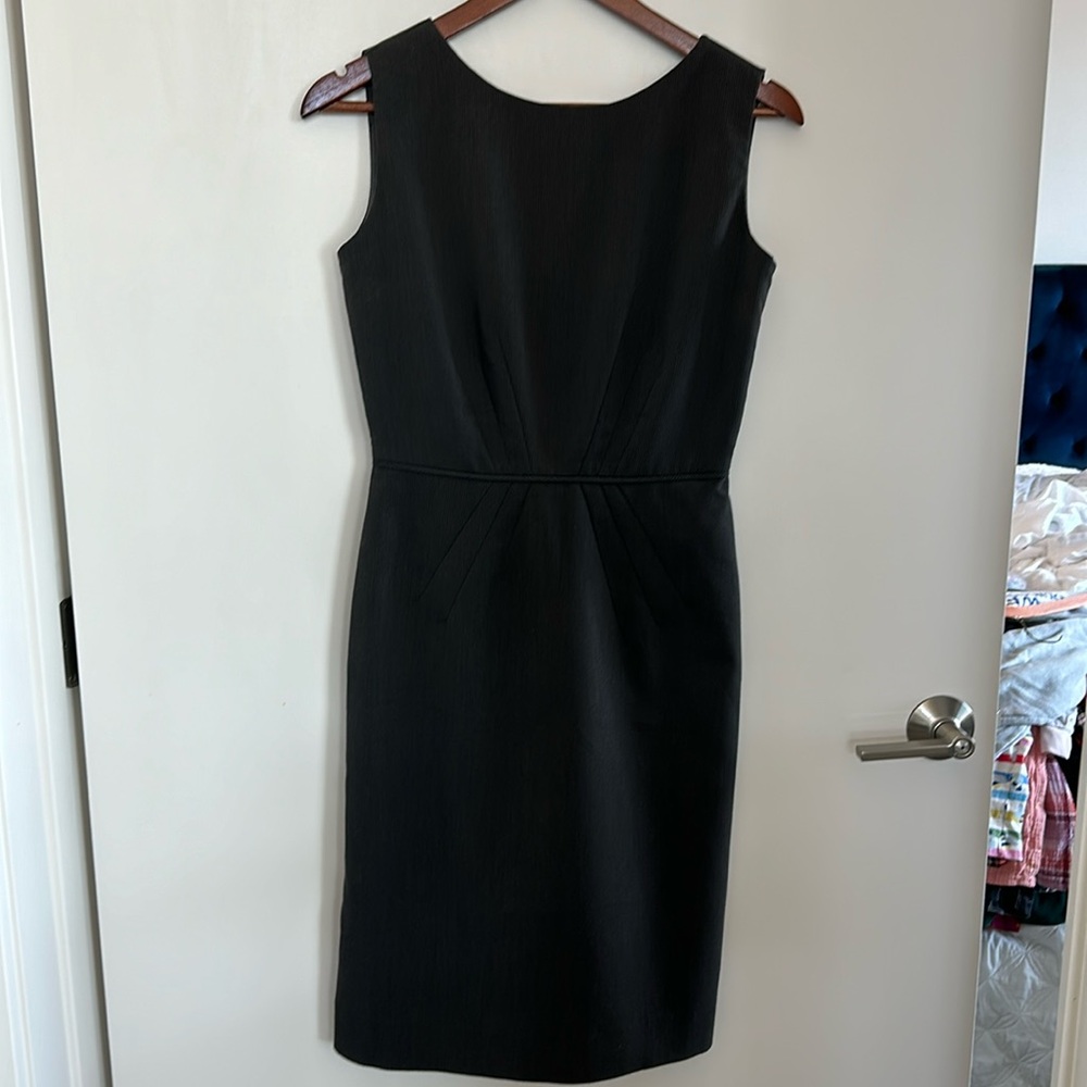 TAHARI ARTHUR S. LEVINE grey charcoal, small pinstripe sleeveless dress size 4